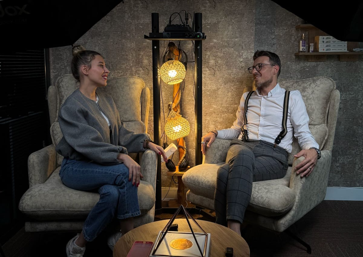 Psikolog Şener Sayargil ile Söyleşi: Nöropsikoloji, Yoğun İş Süreçleri ve Planla Deneyimi